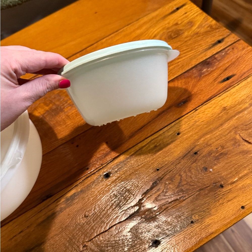 Tupperware container